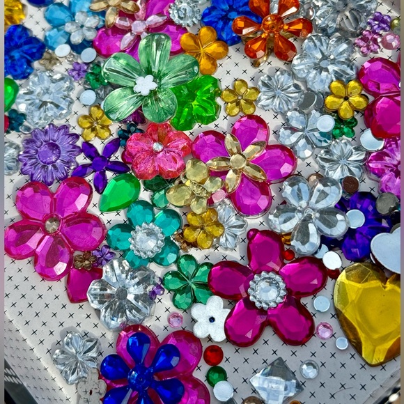 200+ JEWELS LARGE MED SM GEMS SPARKLES FLAT BACKS MIXED LOT DIY CRAFTING BULK - Picture 7 of 16